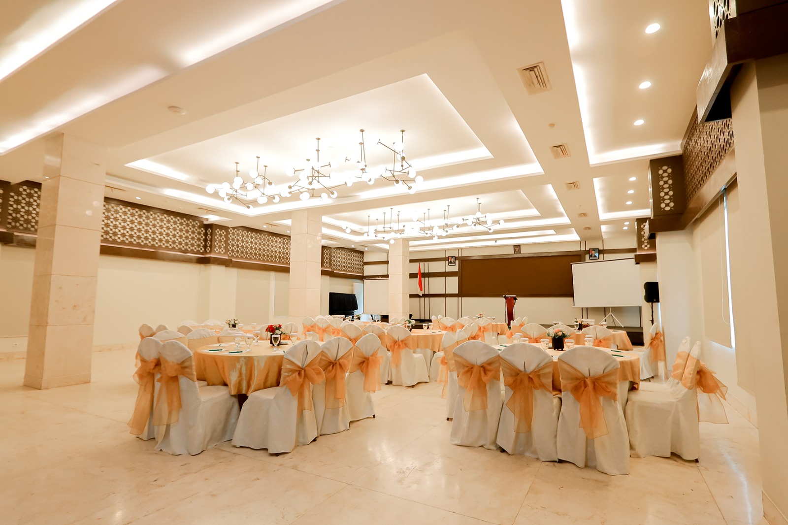 红木场地 (Mahogany Venue)